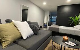 Large Modern Studio **SOUTH BEACH